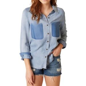 BKE‎ Buckle Women's Chambray Button Up Shirt Frayed Hem Blue Size X-Small New